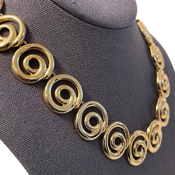 ❤️ Vintage Gold Tone Spirals Toggle Necklace - Picture 3 of 5